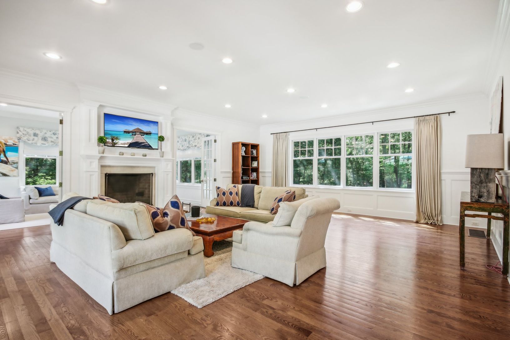 living room to right