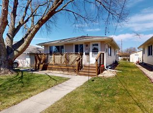 422 28th St SW, Mason City, IA 50401