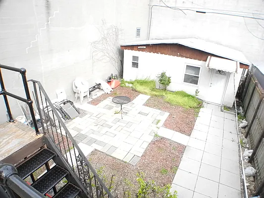 Rented by Beyond Property Group | media 10