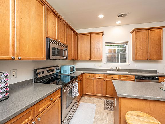 4th image of 5261 Stonewall Dr