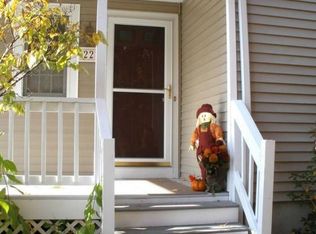22 Hedgerow Ln, Amherst, MA 01002