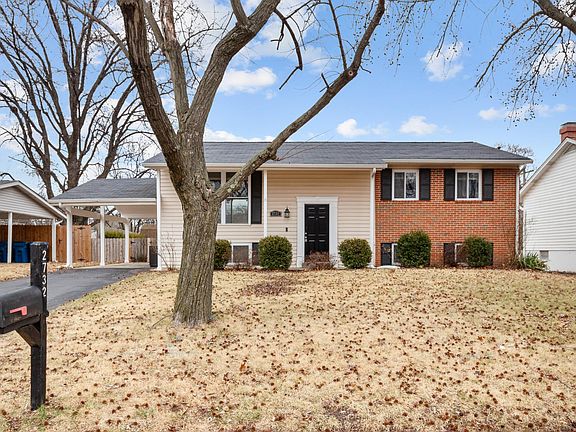 2nd image of 2732 Beverly Dr