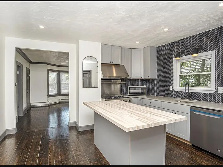 111 Grove St #1 — Photo 8