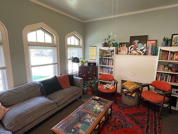 4th image of 914 N Bishop Ave