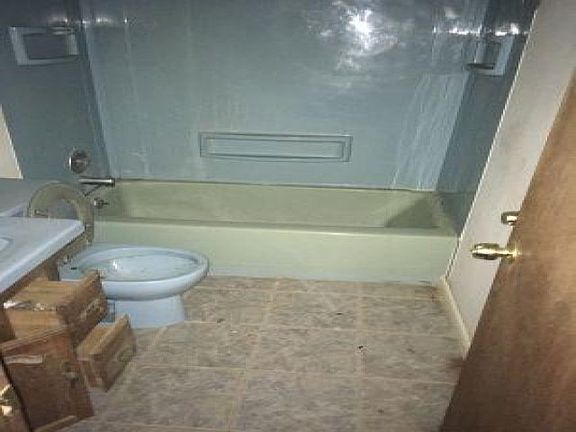 3rd image of 110 Blossom Dr