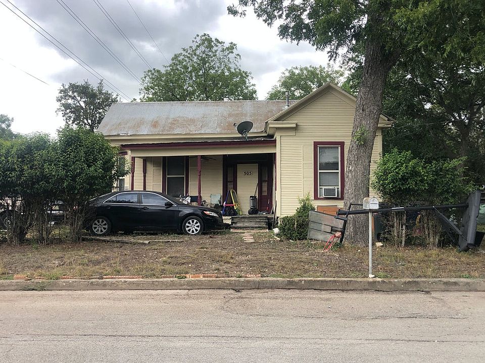 1st image of 505 N Veramendi Ave