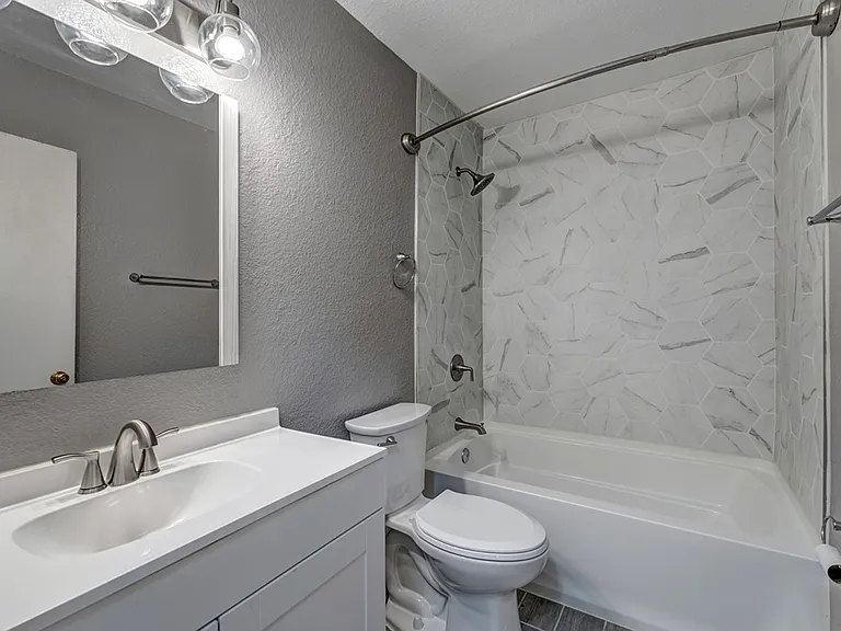 4633 Capitol St — Photo 20