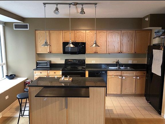 5th image of 512 N McClurg Ct APT 1007