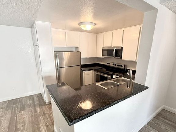 3rd image of 3136 Bonita Rd #113