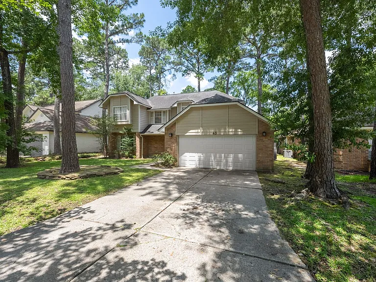 43 Hickory Oak Dr — Photo 2