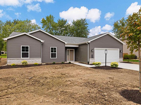 2nd image of 821 E Hawthorn Ln