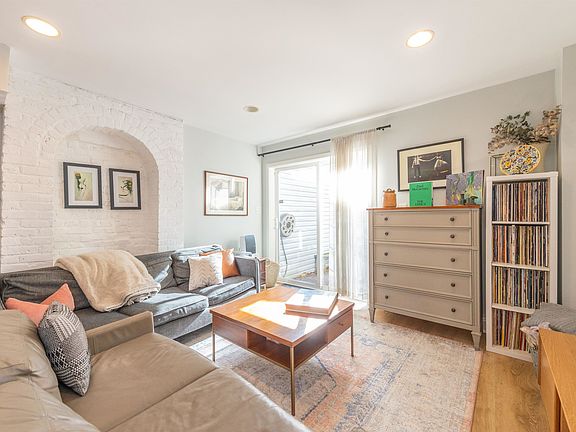 3rd image of 67 Bright St