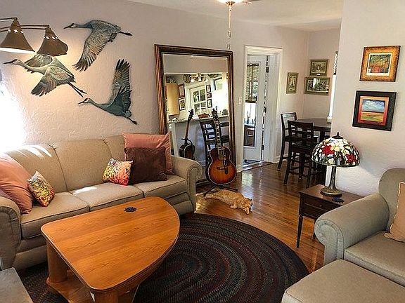 3rd image of 1016 NE 13th Pl