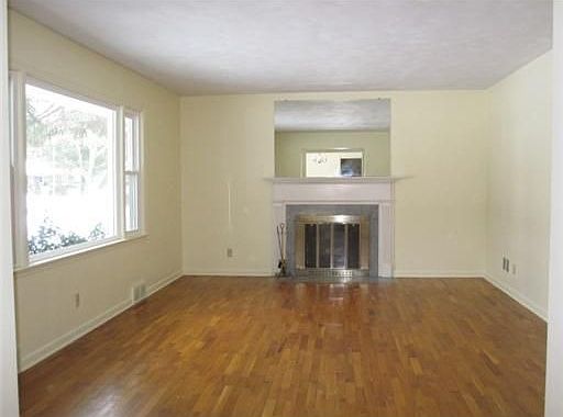 3rd image of 1013 Darlington Ave
