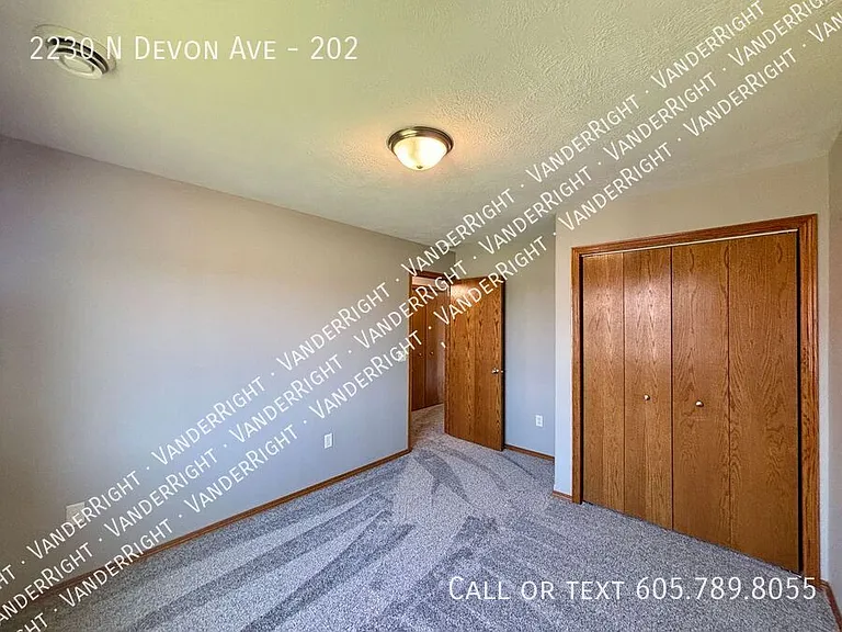 2230 N Devon Ave #202 — Photo 12