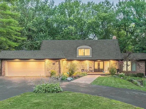 5169 Crofton Dr, Rockford, IL 61114