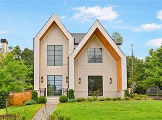 504 Barrington Dr, Roswell, GA 30075