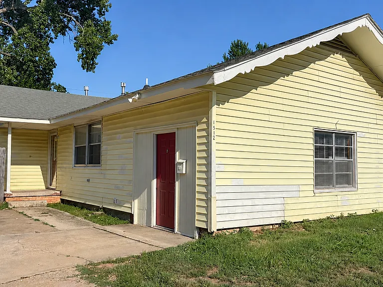 1512 Brookdale Dr — Photo 1