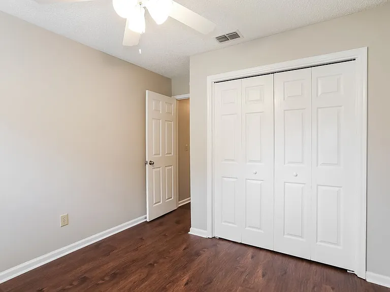 4519 Antler Hill Dr E — Photo 15