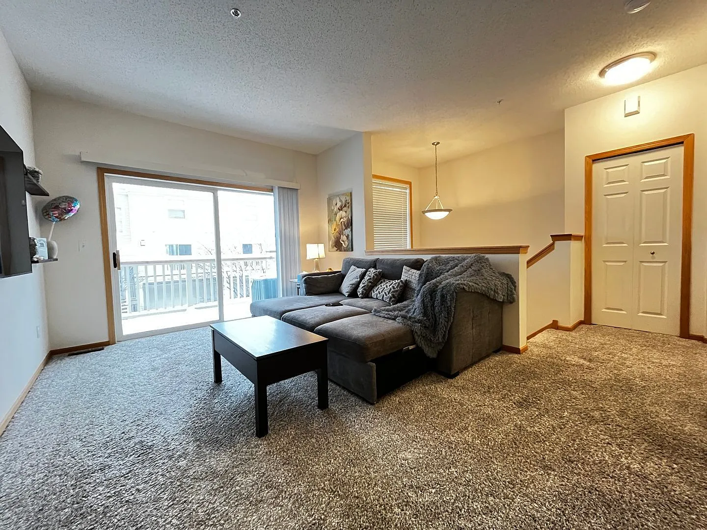 2 bed, 1.5 bath, 1605 sqft, $2,000 — Photo 3