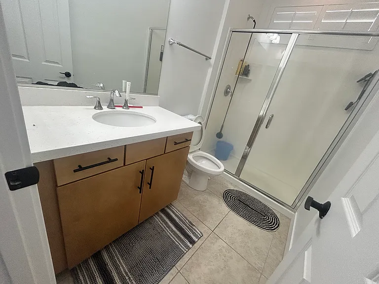 Bathroom3 with Shower