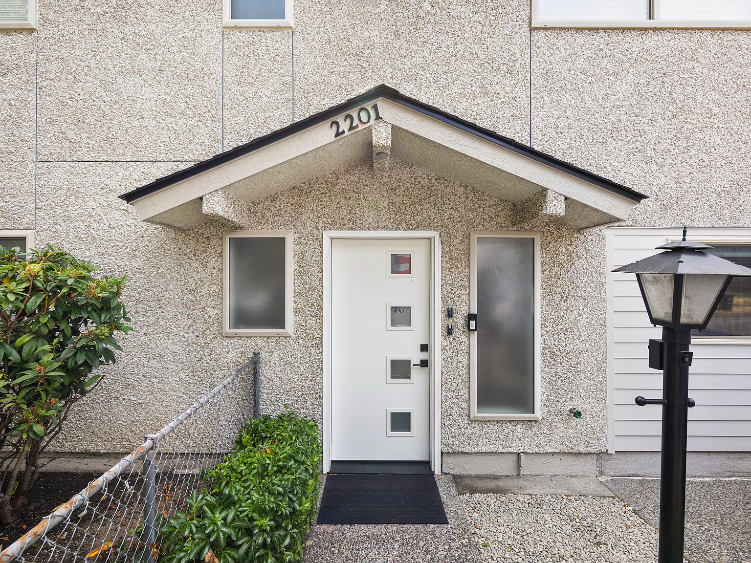 2 bed, 840 sqft, $3,100 — Photo 4