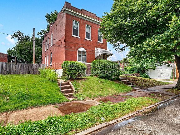 2nd image of 4617 S Compton Ave