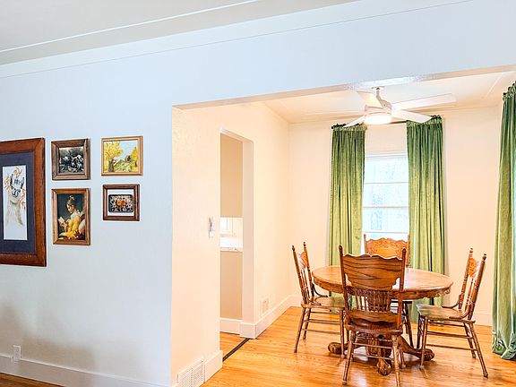 5th image of 2964 Foster Ave NE
