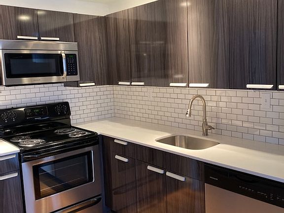 2nd image of 100 Jersey St #706G
