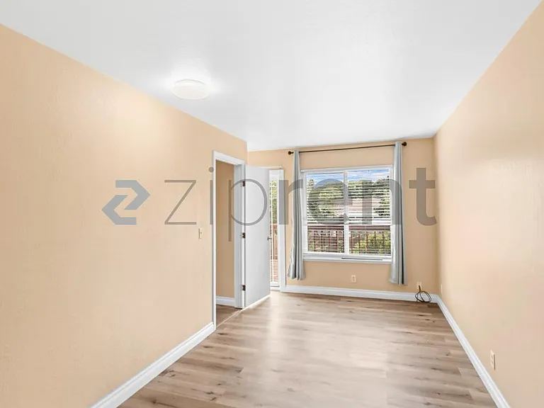 4842 Englewood Dr — Photo 23