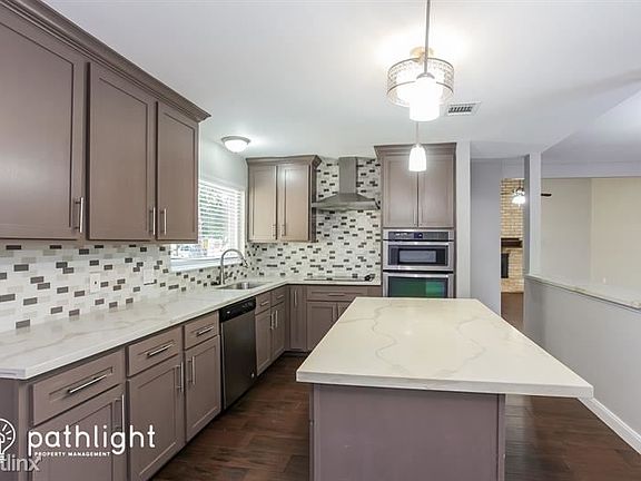 5th image of 15610 Pine Mountain Dr