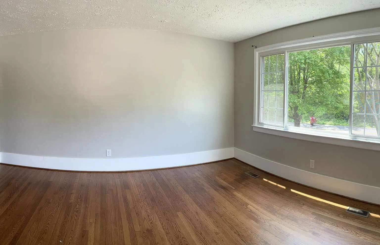 504 W Washington St — Photo 3