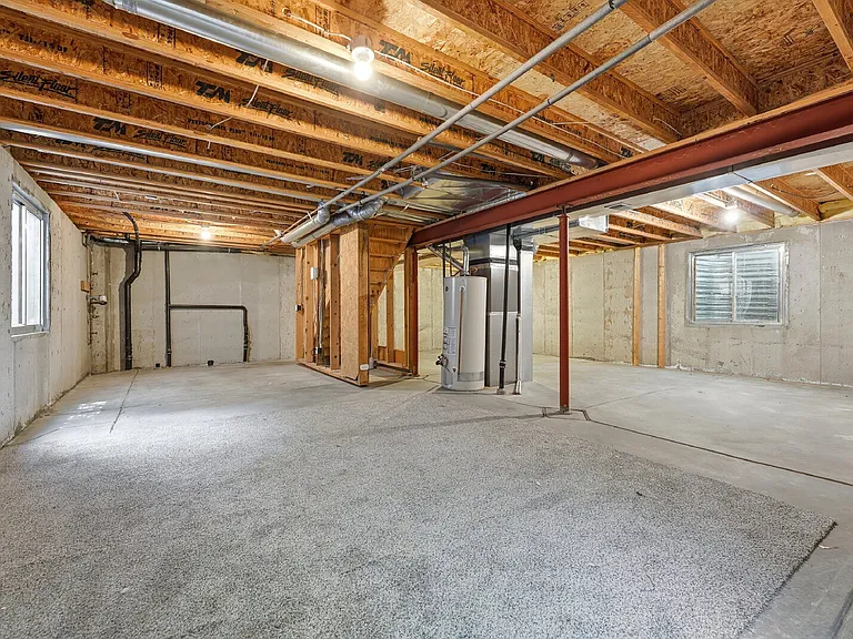17624 Peyton Dr — Photo 18
