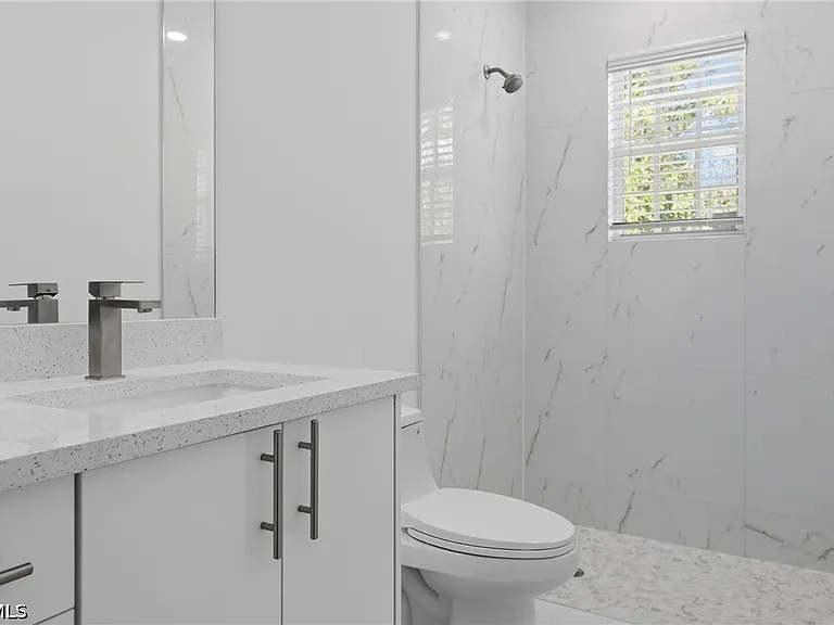 721 Ivan Ave S — Photo 19