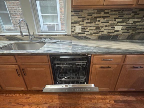 2nd image of 6449 N Artesian Ave APT 2