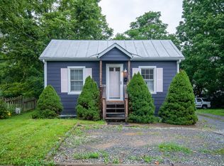 16 Fuller St, Lexington, VA 24450