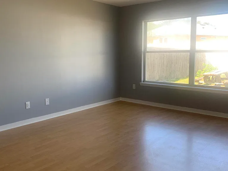 1752 Glen Laurel Dr — Photo 10