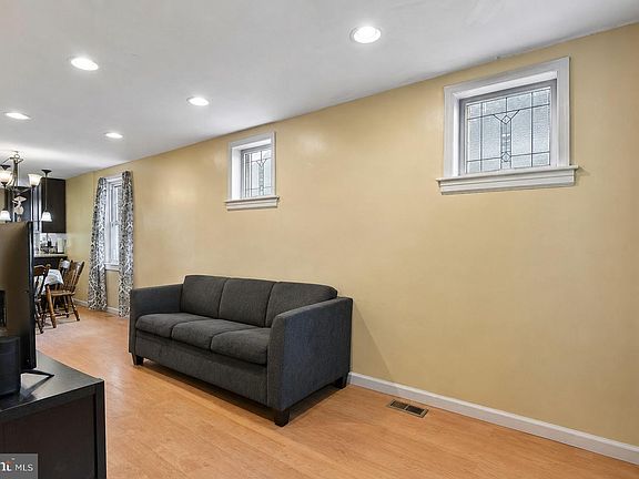 2nd image of 2917 Linganore Ave