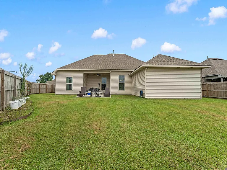 40053 Maddie Dr — Photo 17
