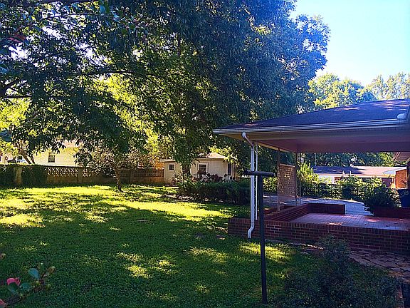 2nd image of 209 S Linda Dr