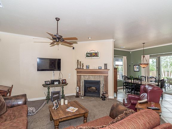3rd image of 2367 Desert Willow Dr