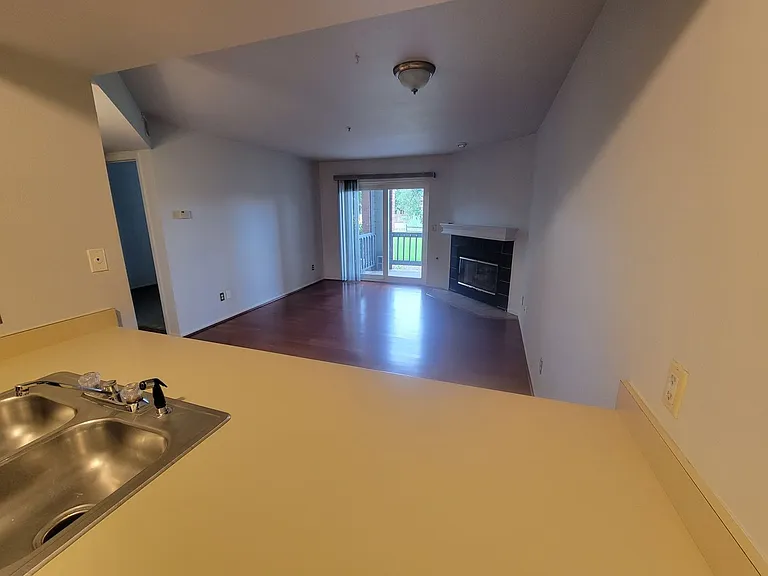 2727 Folsom St #117 — Photo 9