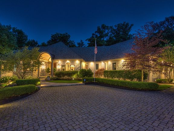 4th image of 10845 Winchcombe Dr