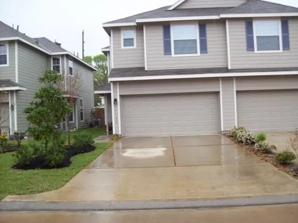 17138 Oakwood Chase Dr, Spring, TX 77379