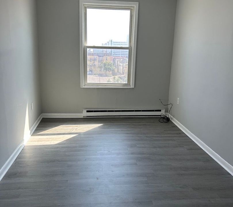 2nd image of 2628 Atlantic Ave #402