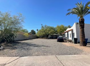 2 Bedroom and 1 Bath Triplex!, Tucson, AZ 85712
