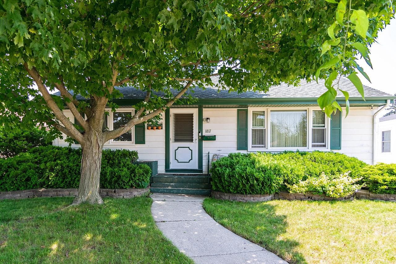1817 Mars AVENUE, Racine, WI 53404 Zillow