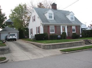 17 Tobie Ave, Pawtucket, RI 02861