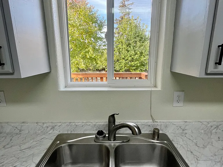 1024 Boston St #1024 — Photo 9
