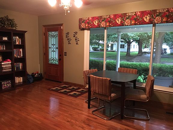 Formal dining room 